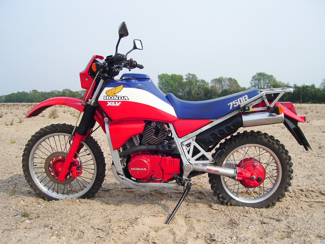 Honda_XLV750R%28D%29_2.jpg