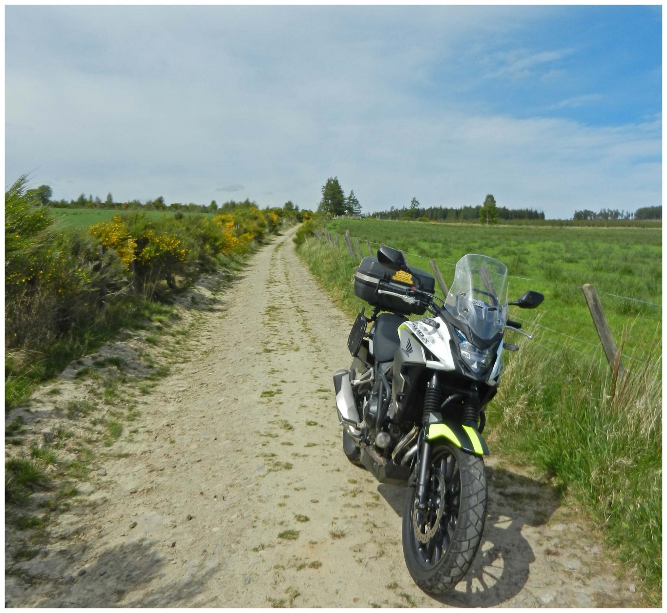 CB5X250520-2.jpg