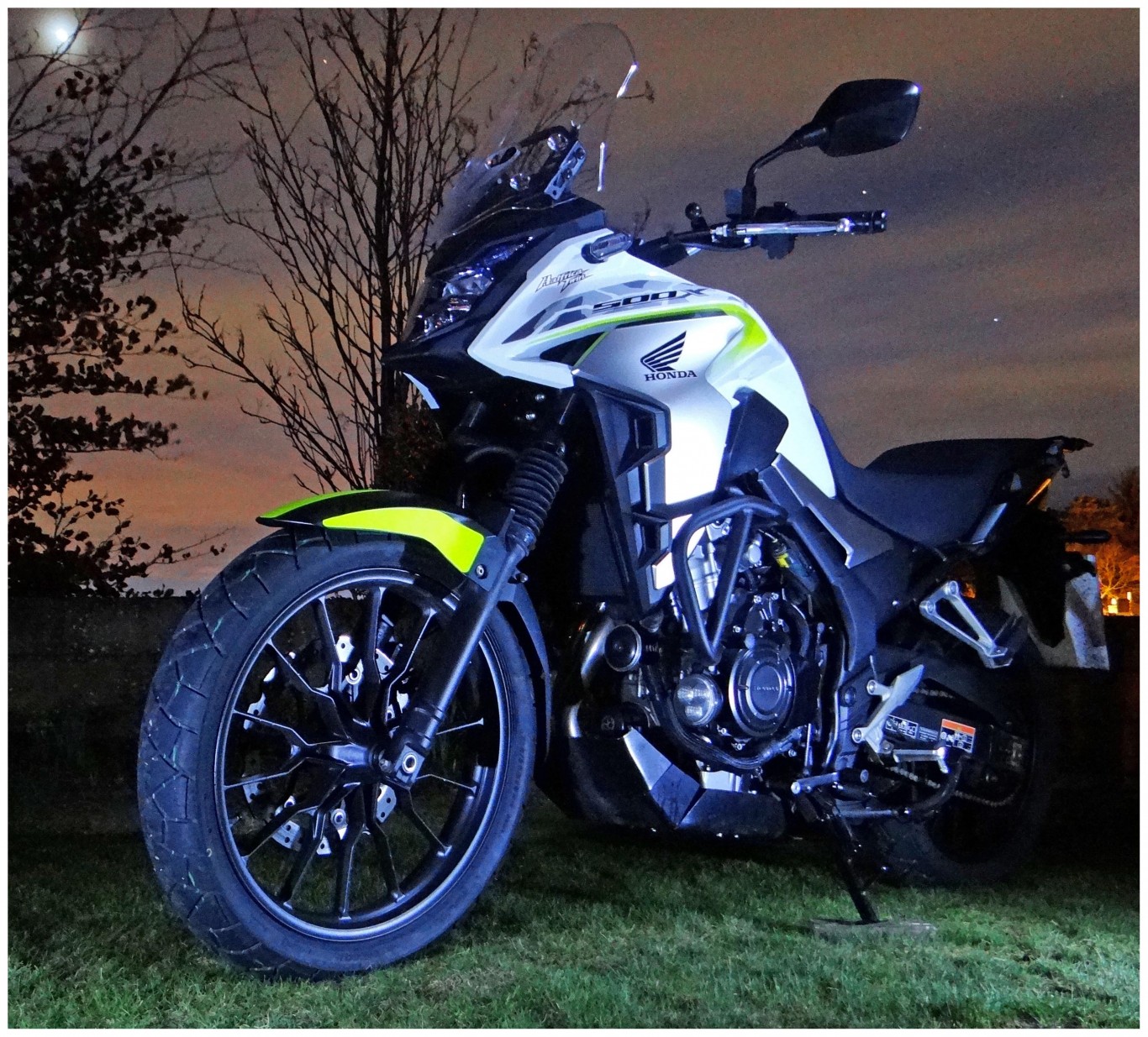 CB5X-Night-shot.jpg